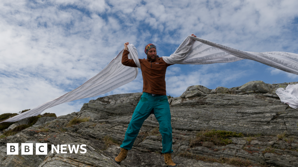 Bristol artist travels 1,600km on foot for environment