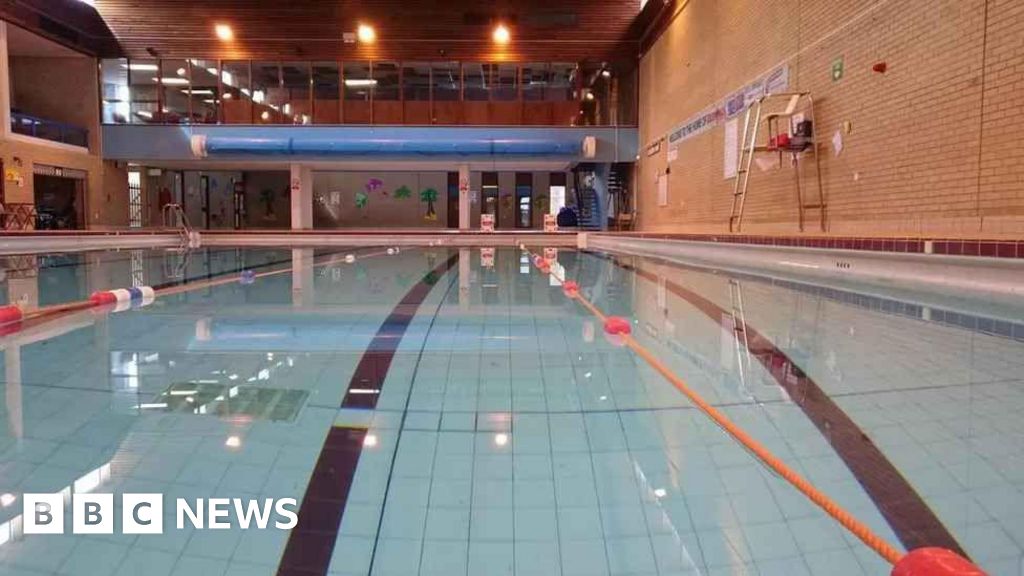 Councillors vote to approve £850k grant to save Lincolnshire leisure centre 