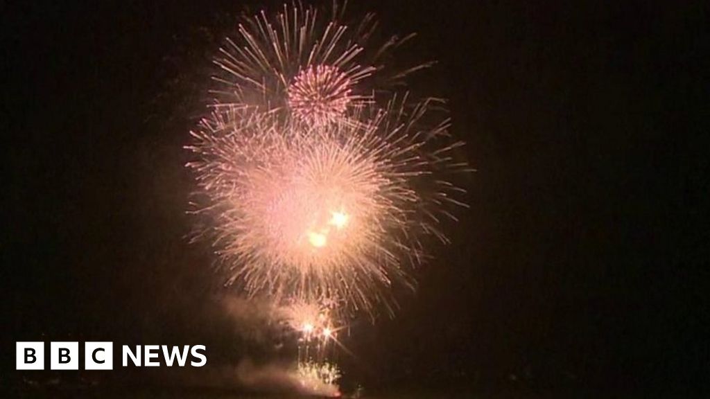 British Firework Championships 'an amazing spectacle' BBC News