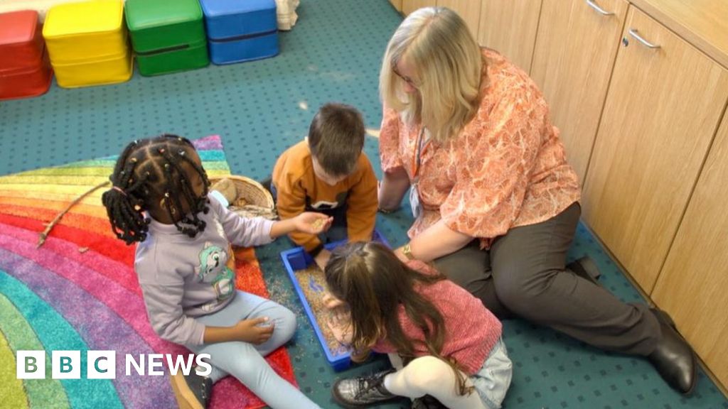 Luton nursery school recognised for mental health education BBC News