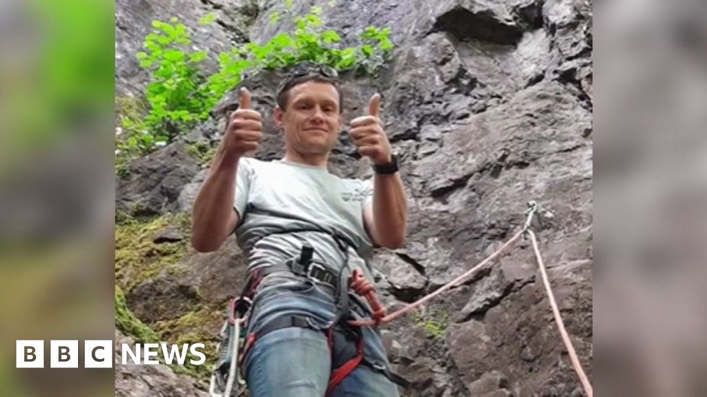 Dorset man climbs Mount Everest for Friends of the Earth