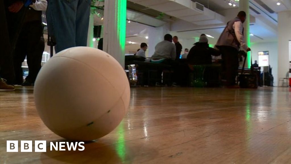 Rolling CCTV camera can monitor homes BBC News