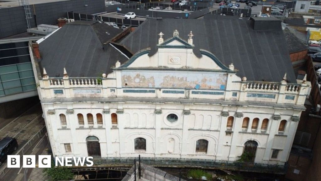 Doncaster Grand: Victorian theatre sold for £77k at auction