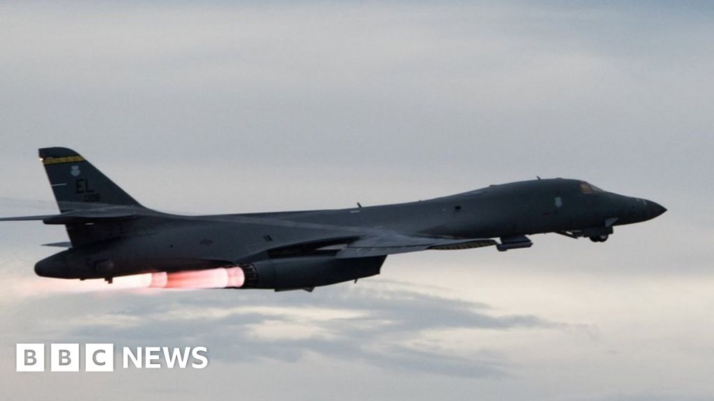 US B-1B Bomber In Attack Drill Show Of Force To North Korea - BBC News