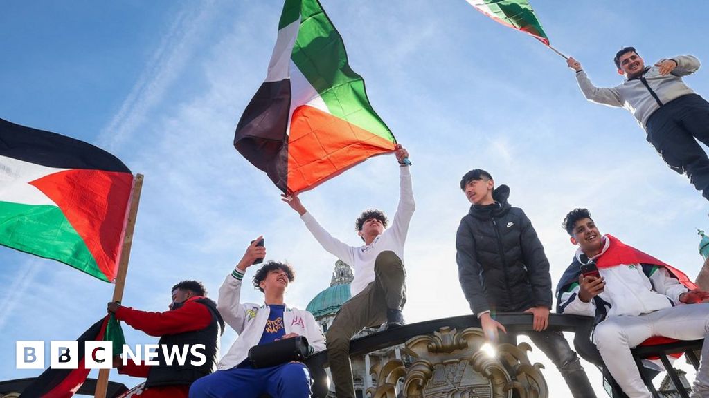 Pro-palästinensische Proteste locken Tausende in die Innenstadt von Belfast