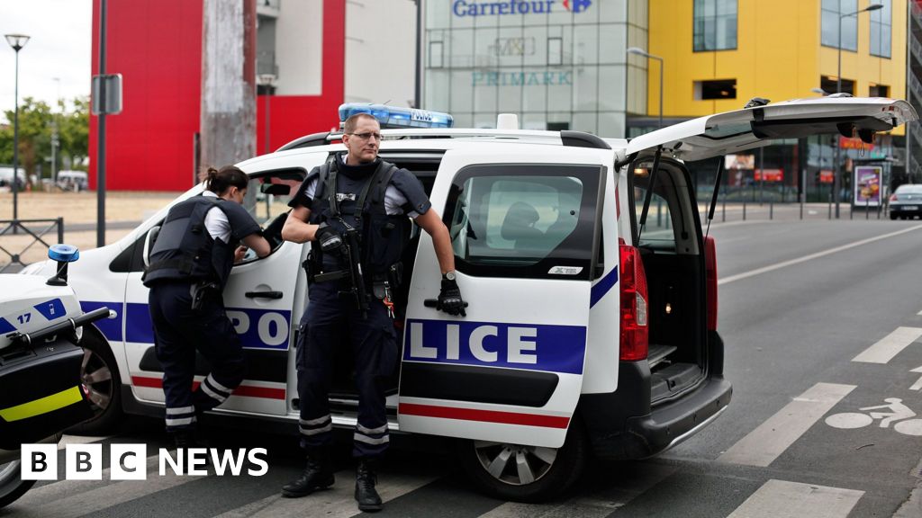 France Primark Siege Police Hunt Armed Attackers c News