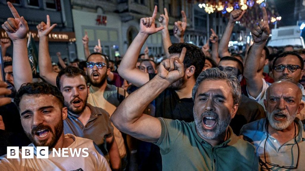 Turkey arrests journalists over alleged cartoon of Prophet Muhammad
