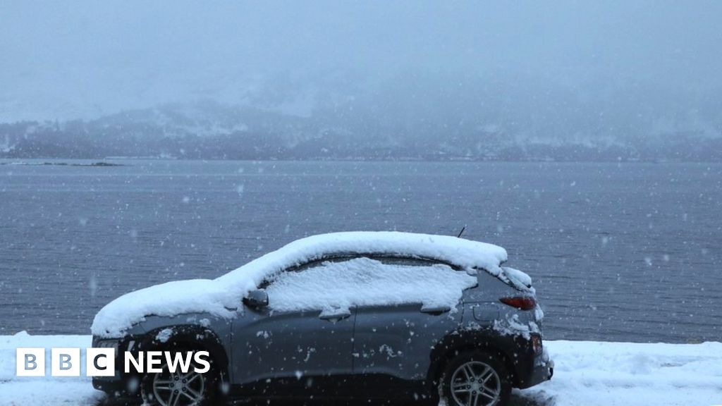 Schools closed due to Arctic blast bringing snow and ice