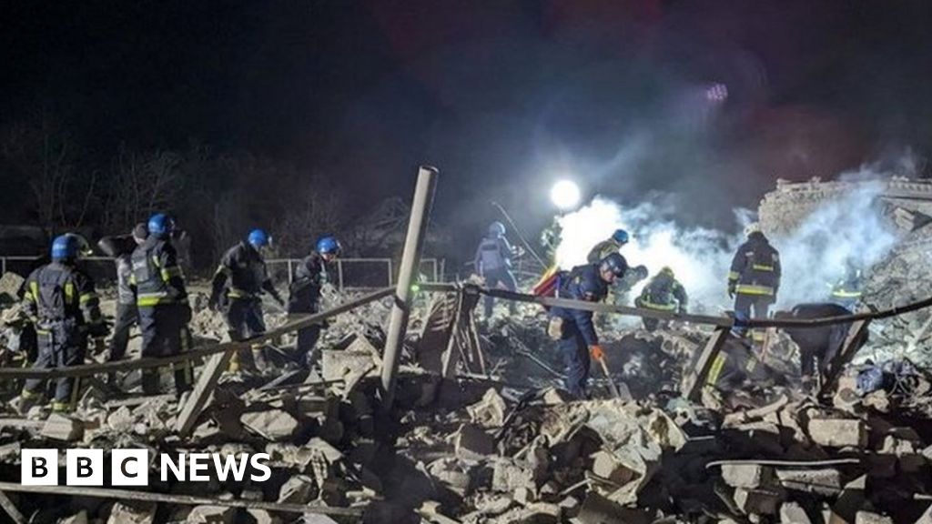 Руските ракети убиха 11, включително пет деца, каза украински официален представител