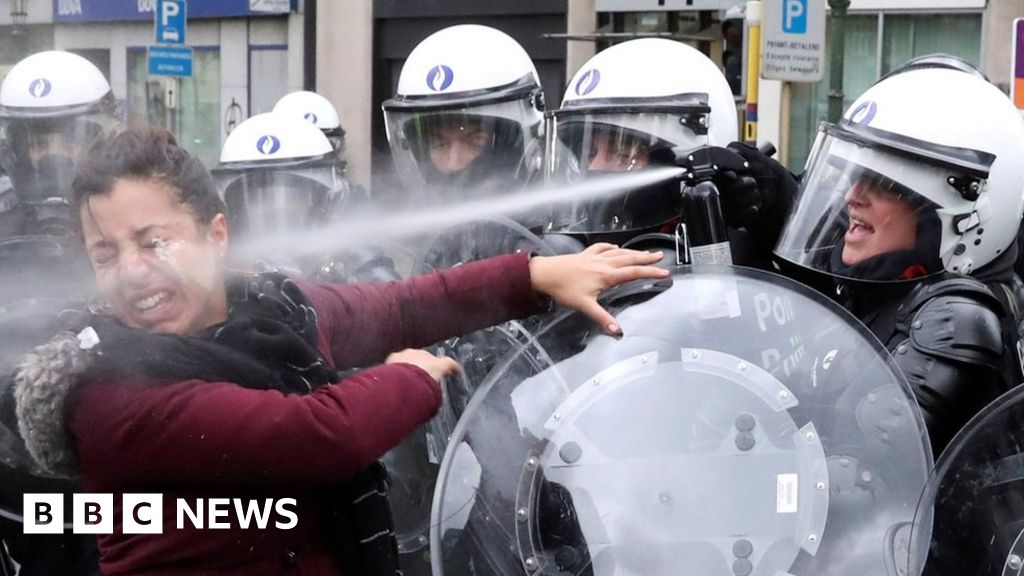 QnA VBage Striking photos from around the world in 2018