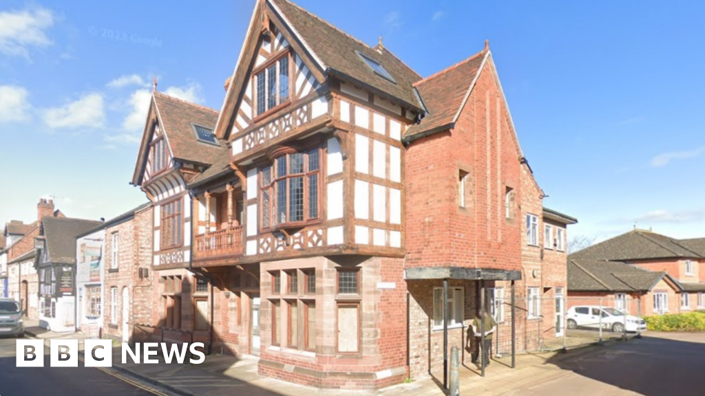 Beauty salon plan for historic Nantwich building approved BBC News