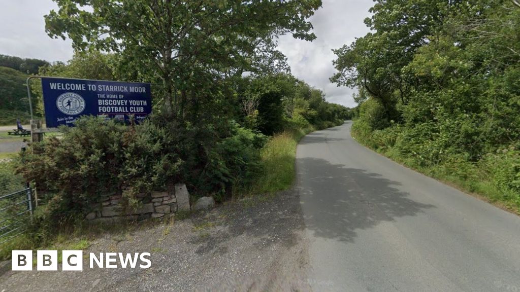 Teenage cyclist seriously hurt in St Austell road crash BBC News