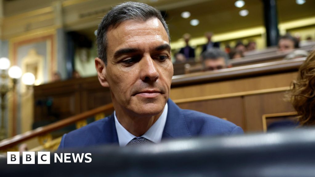 Spain: Embattled Sánchez resists clamour for resignation