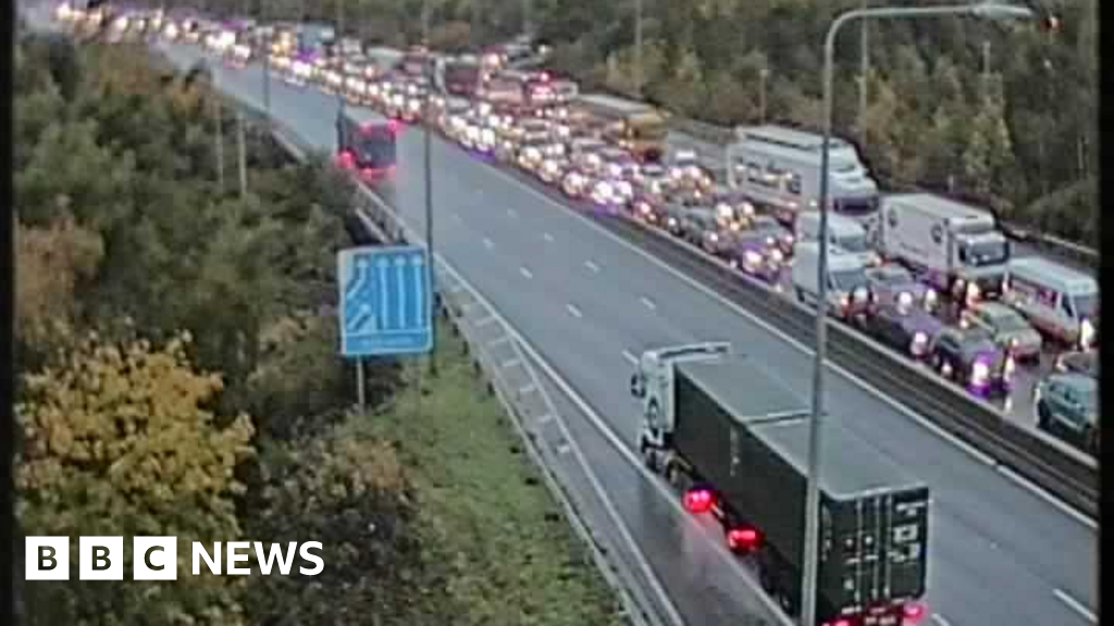 Crashes Kill, Disrupt Travel in India, US, UK