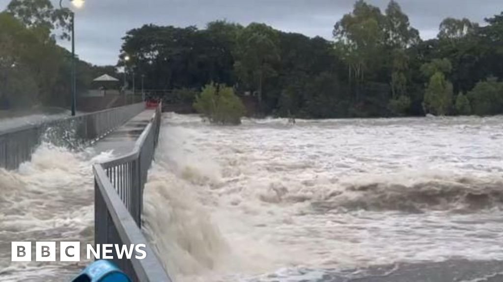 Kerusakan banjir di Queensland ‘luar biasa’, kata gubernur negara bagian