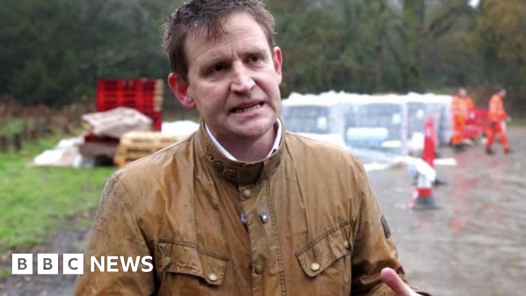 Call for 'Covid-style' help amid water disruption