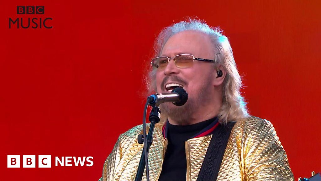 Glastonbury 2017: Barry Gibb's Golden Gift