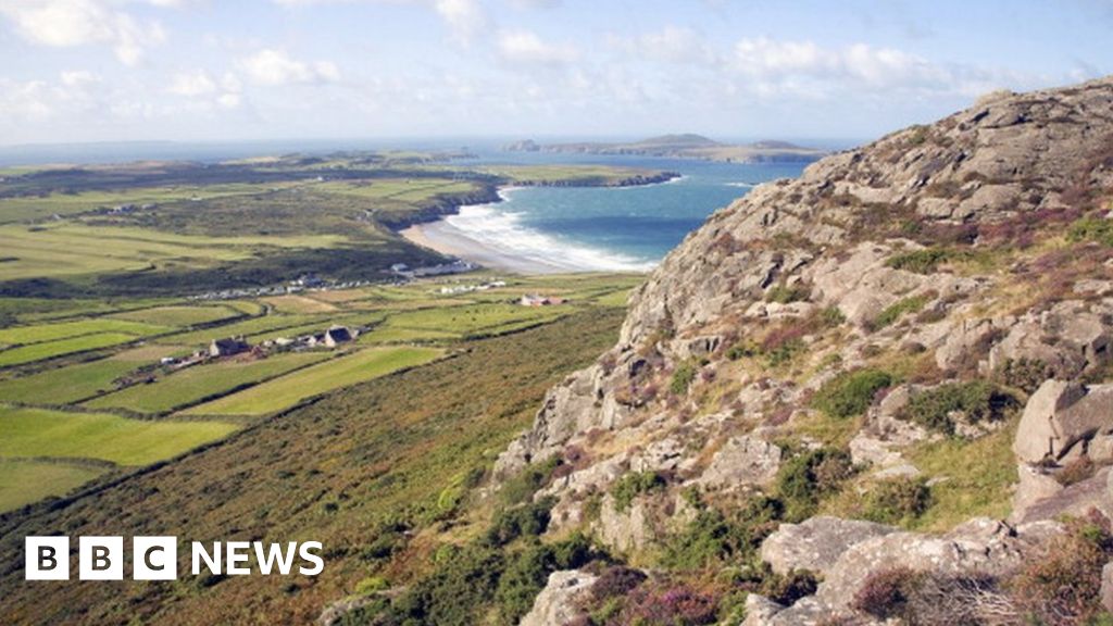 pembrokeshire-residents-back-second-homes-council-tax-plan-bbc-news