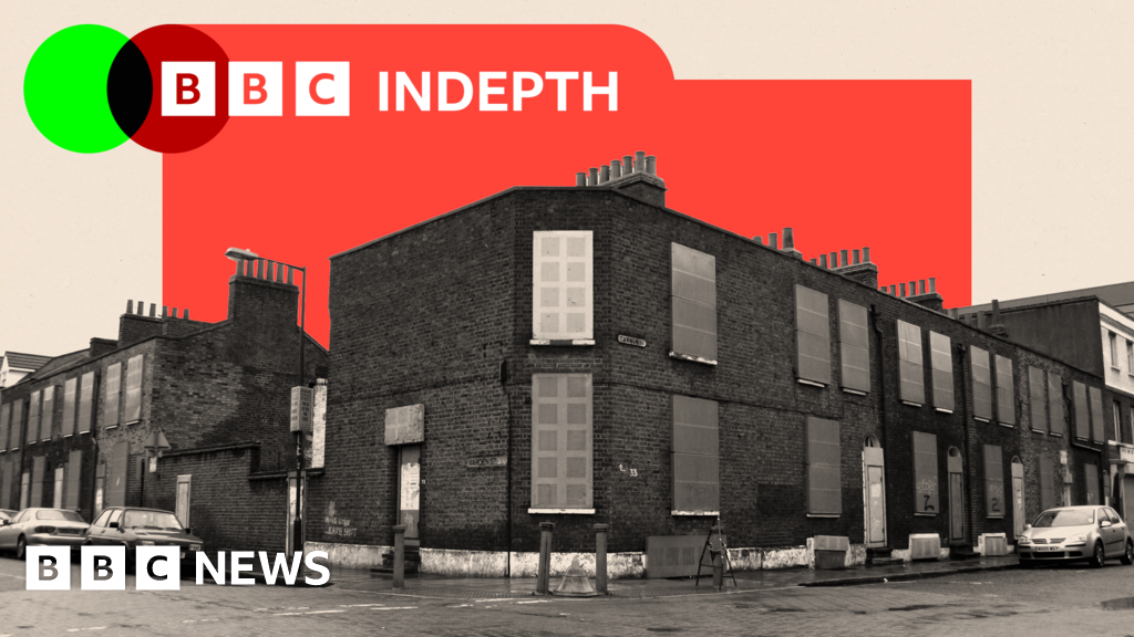 https://ichef.bbci.co.uk/news/1024/branded_news/2274/live/ca4d4d50-7cf9-11f0-a34f-318be3fb0481.png