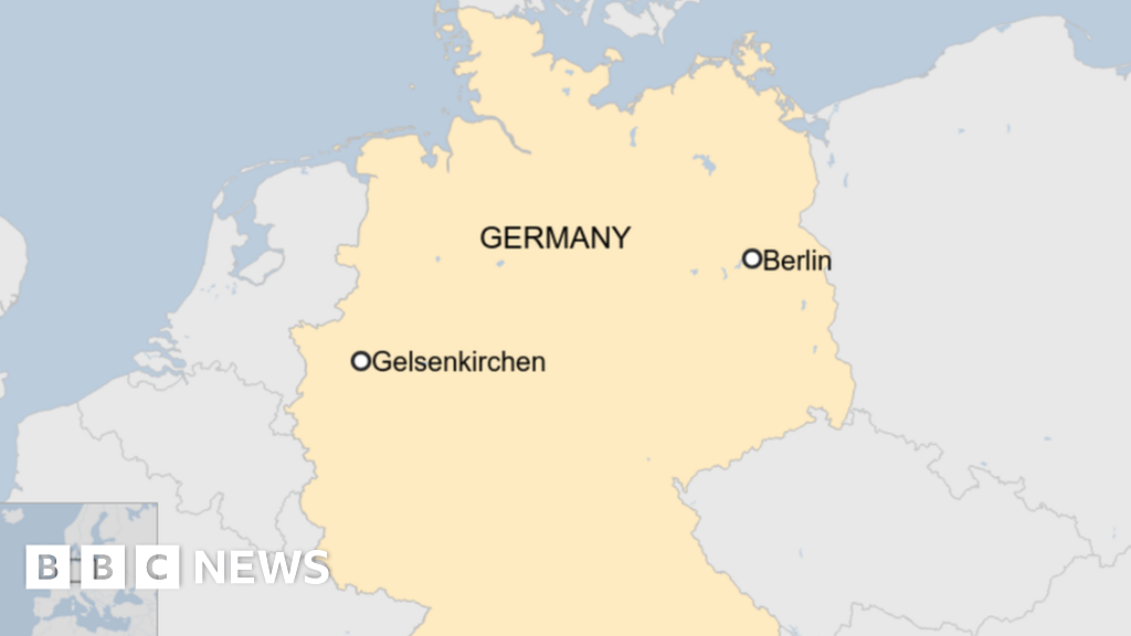 German police shoot knifeman dead