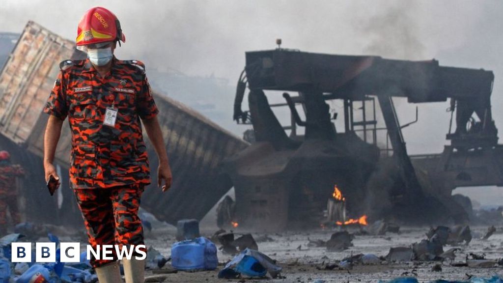 Bangladesh fire: 34 killed, hundreds injured in depot blast