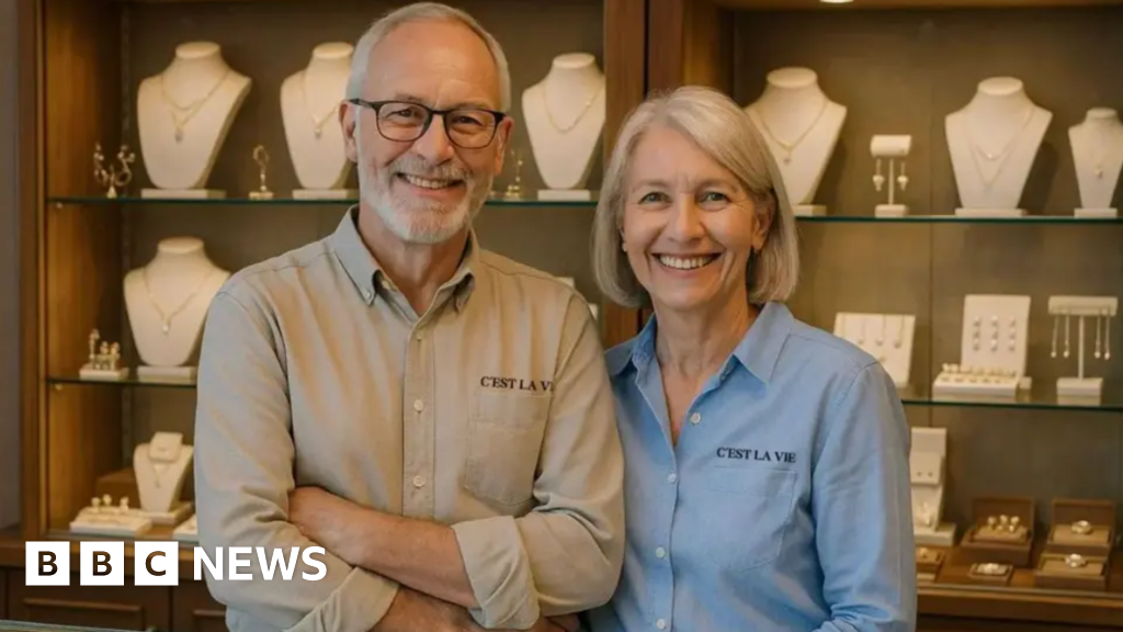 הונאות AI בשילוח הביתה: מרמה דיגיטלית עד חתול שעשה 100 מייל בזכות AirTag