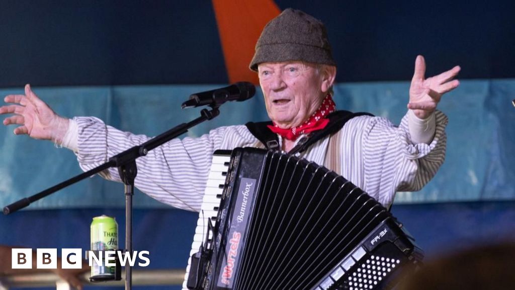 bbc.co.uk - Royal Bath and West Show: Wurzels, sheep and parades