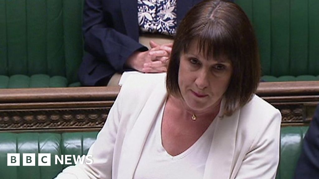 Reeves: Hunt needs ‘better scapegoat’ on mortgage rises