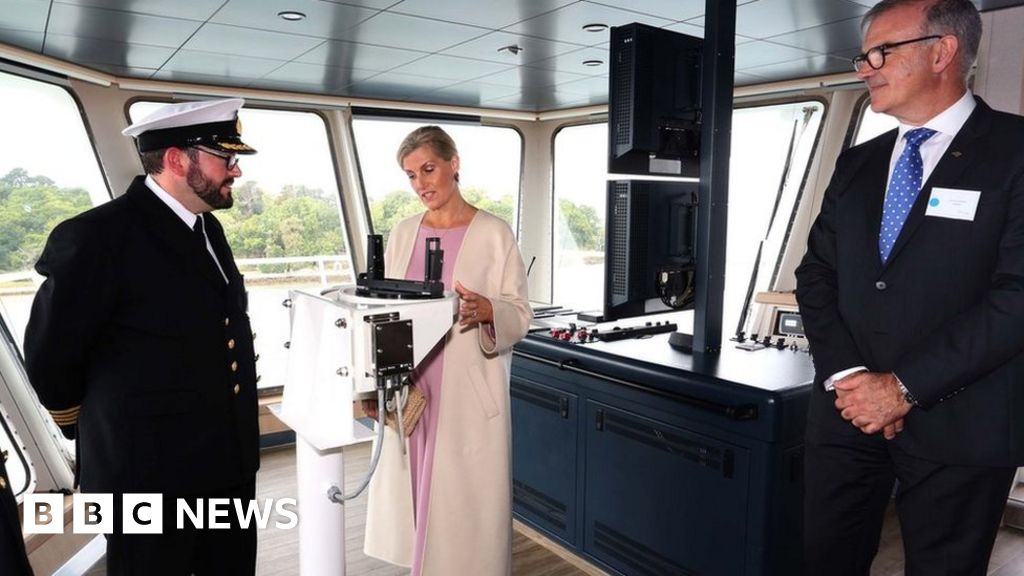 Wightlink's new £30m ferry Victoria of Wight officially named - BBC News