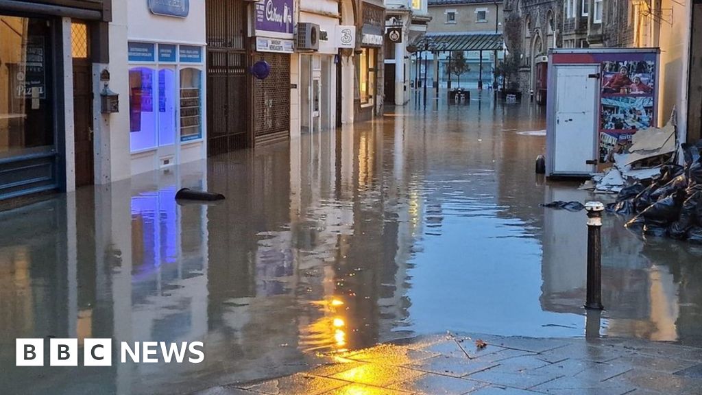 South East Flooding After Heavy Overnight Rain - BBC News