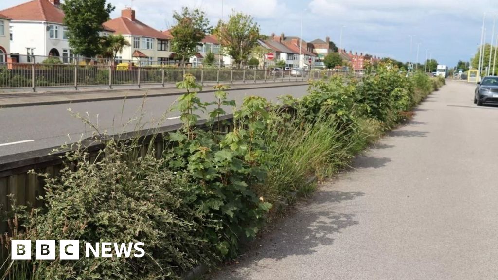 Bootle: MP criticises National Highways A5036 upgrade delay - BBC News