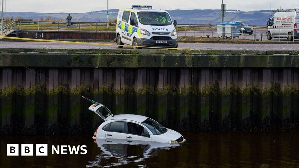 armed-police-help-rescue-man-from-car-in-river-at-nairn-bbc-news