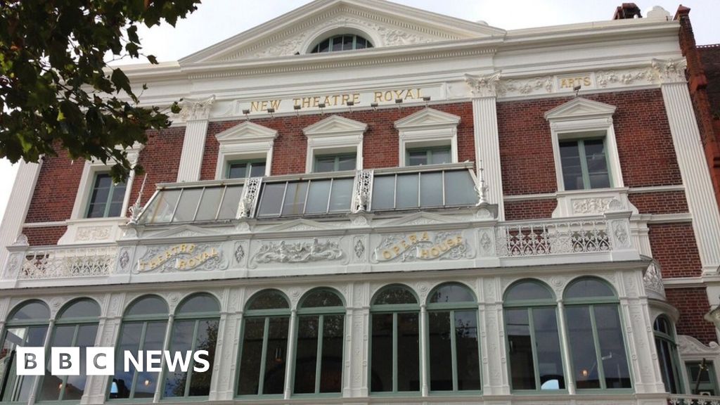 Portsmouth theatres in the spotlight - BBC News