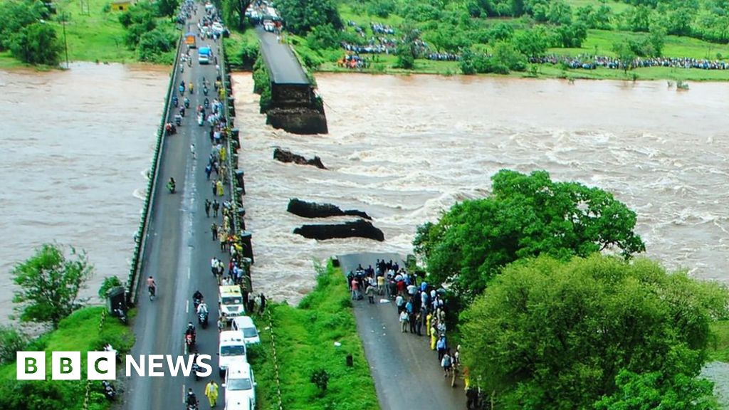 India bridge collapse More bus passengers feared dead BBC News