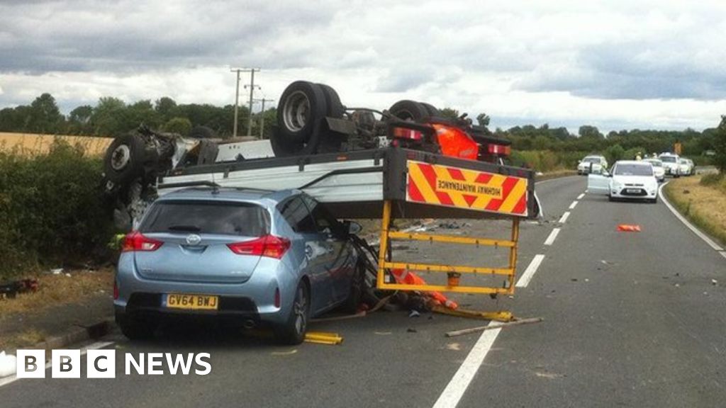 Man dies in A420 multi vehicle crash in Faringdon BBC News