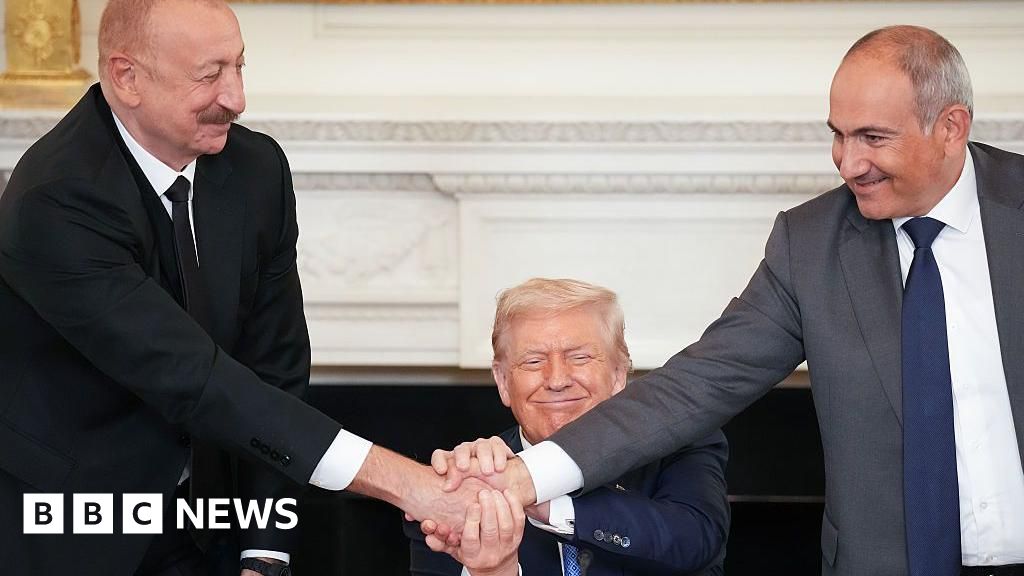 Azerbaijan and Armenia sign peace deal at White House summit thumbnail