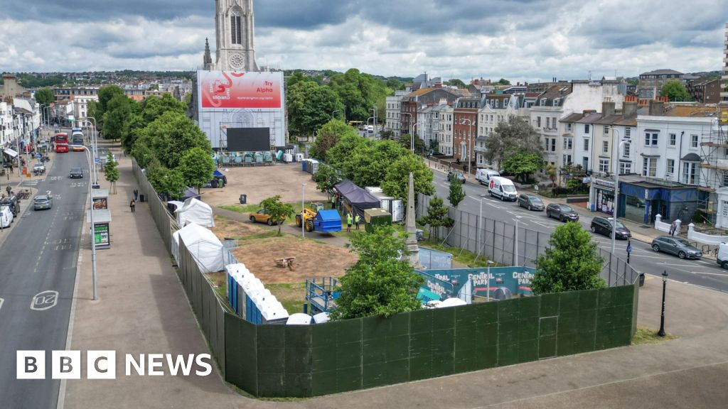 Brighton Euro 2024 fan zone like a compound, say residents – BBC News