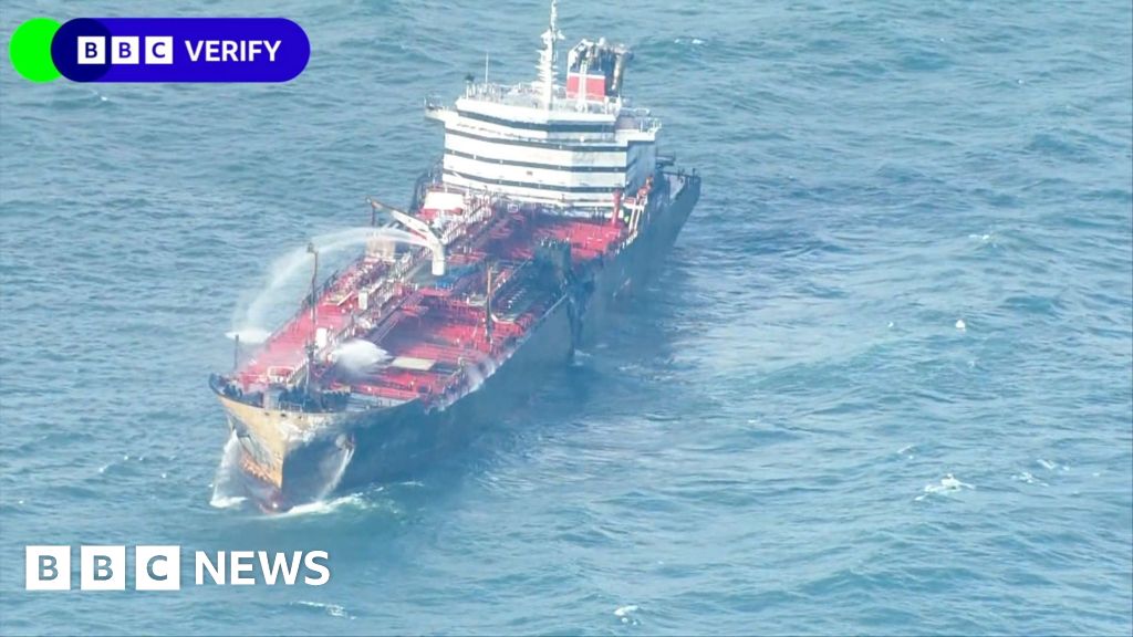 BBC Verify examines moments before cargo ship and oil tanker collision