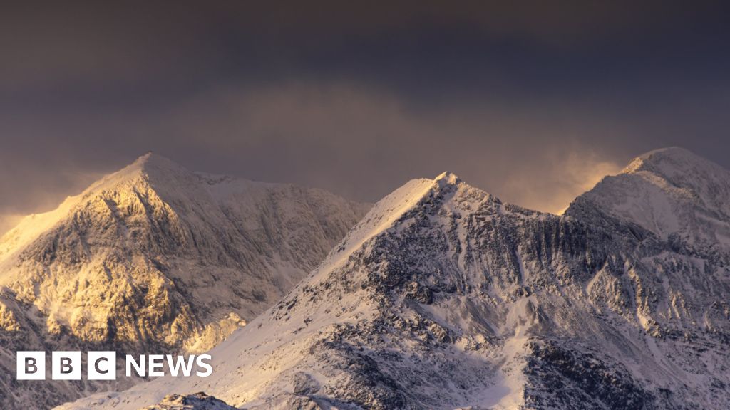 Snow and ice warnings prompt closure of more than 30 schools