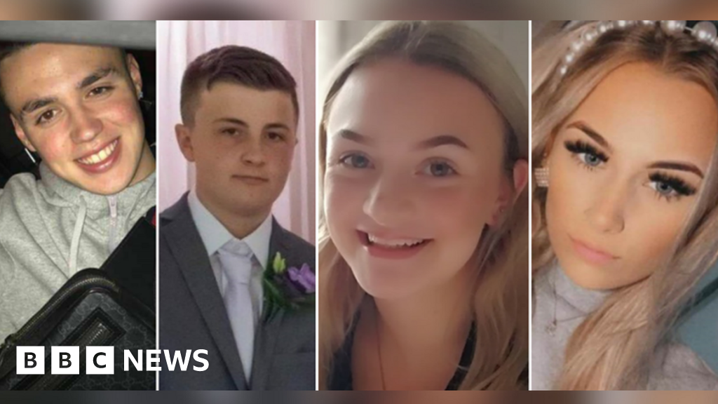 Kingswinford: Car reached 96mph before crash that killed four - BBC News