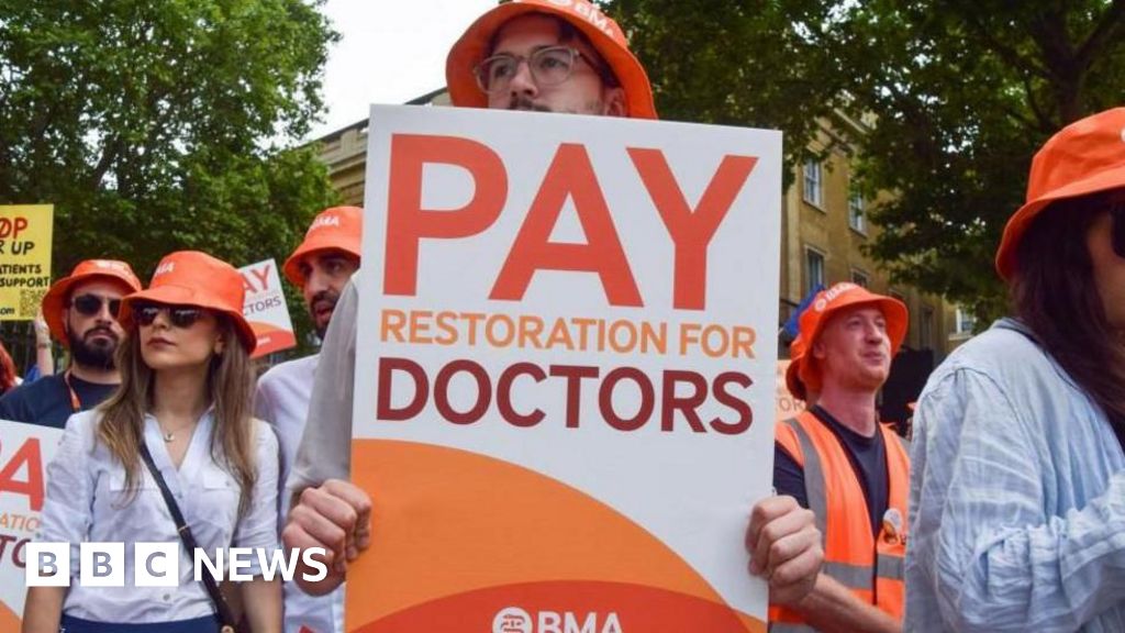 Starmer gives doctors' union 48 hour ultimatum on deal