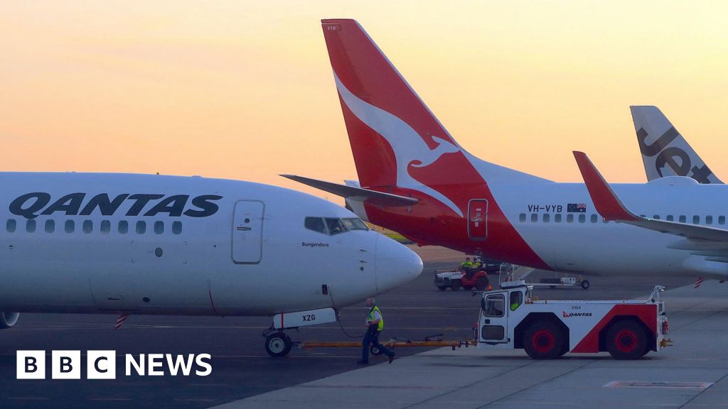 ‘Penerbangan hantu’ Qantas: Maskapai menyetujui pembayaran untuk menyelesaikan tuntutan hukum
