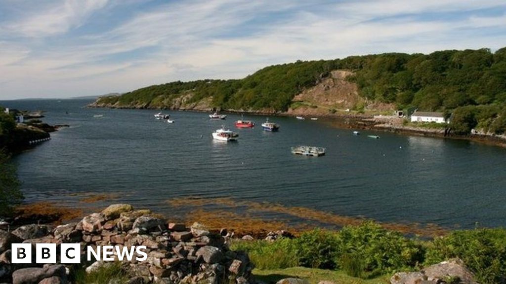 Warning over Highlands shellfish due to toxins - BBC News