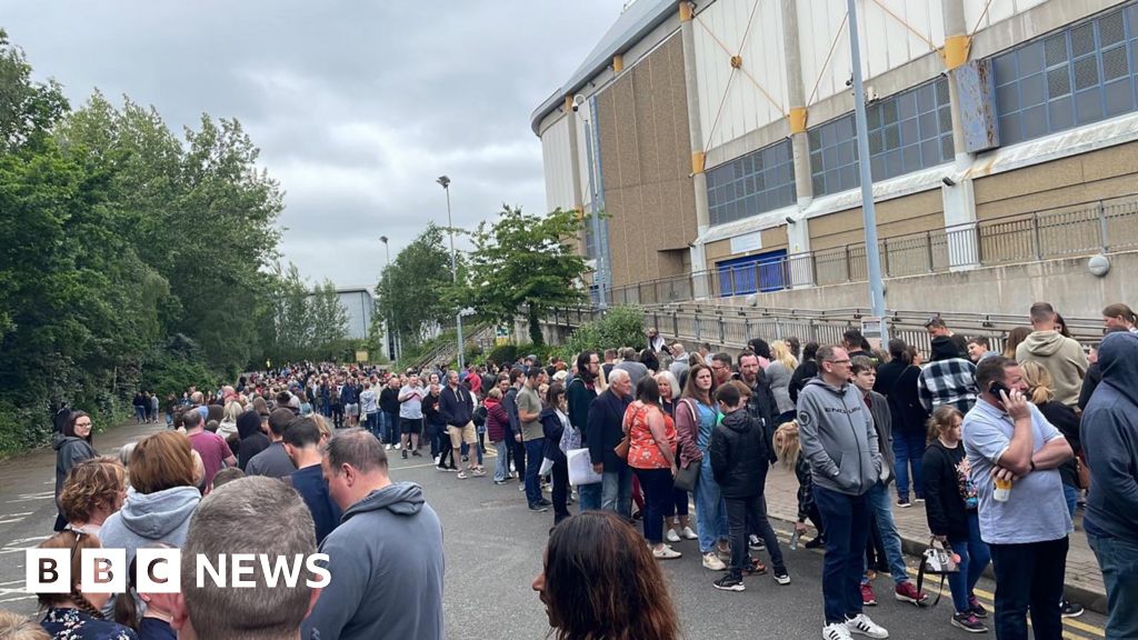 Sheffield: Gladiators fans tell of Utilita Arena ticket fiasco