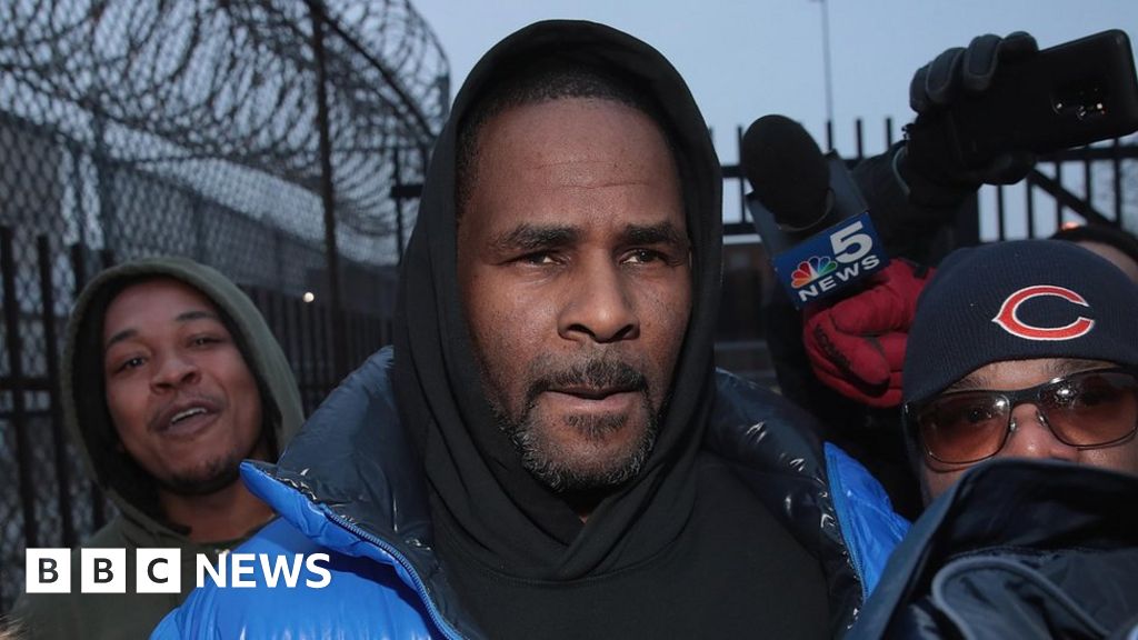 R Kelly Arrested On Federal Sex Trafficking Charges Bbc News