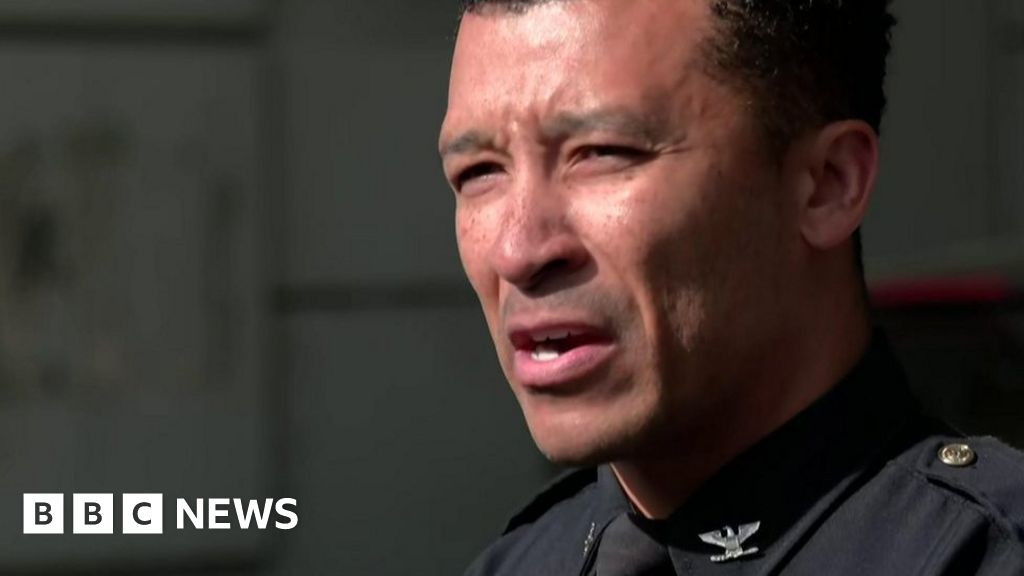 Watch Kentucky police say five dead in Louisville shooting BBC News