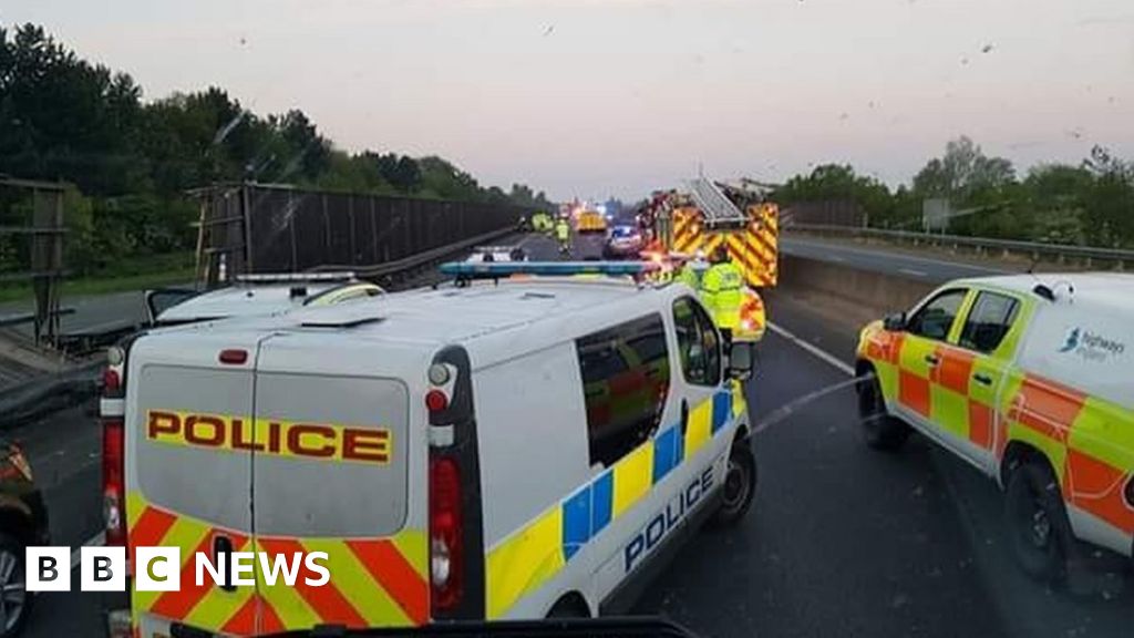 A421 near Bedford closed westbound after diesel spill BBC News