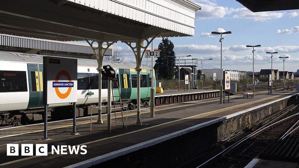 Rail scheme delay may impact Gatwick and Universal
