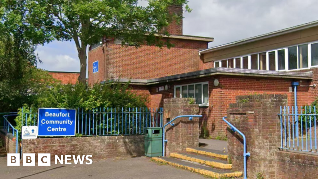 Users 'shocked' by 'sudden' Bournemouth community centre closure