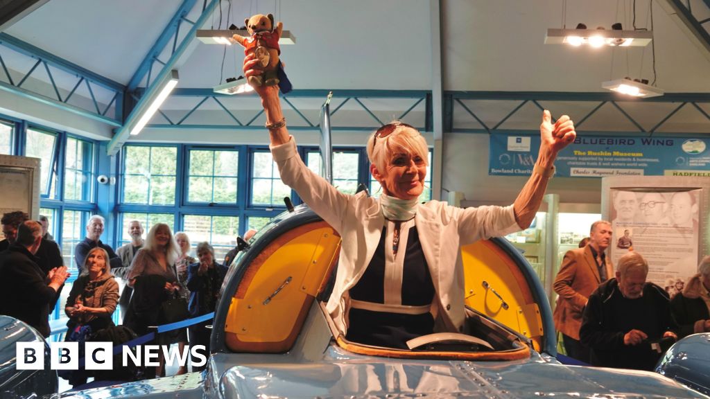 Huge visitor surge as Campbell's Bluebird K7 returns to Coniston - BBC News